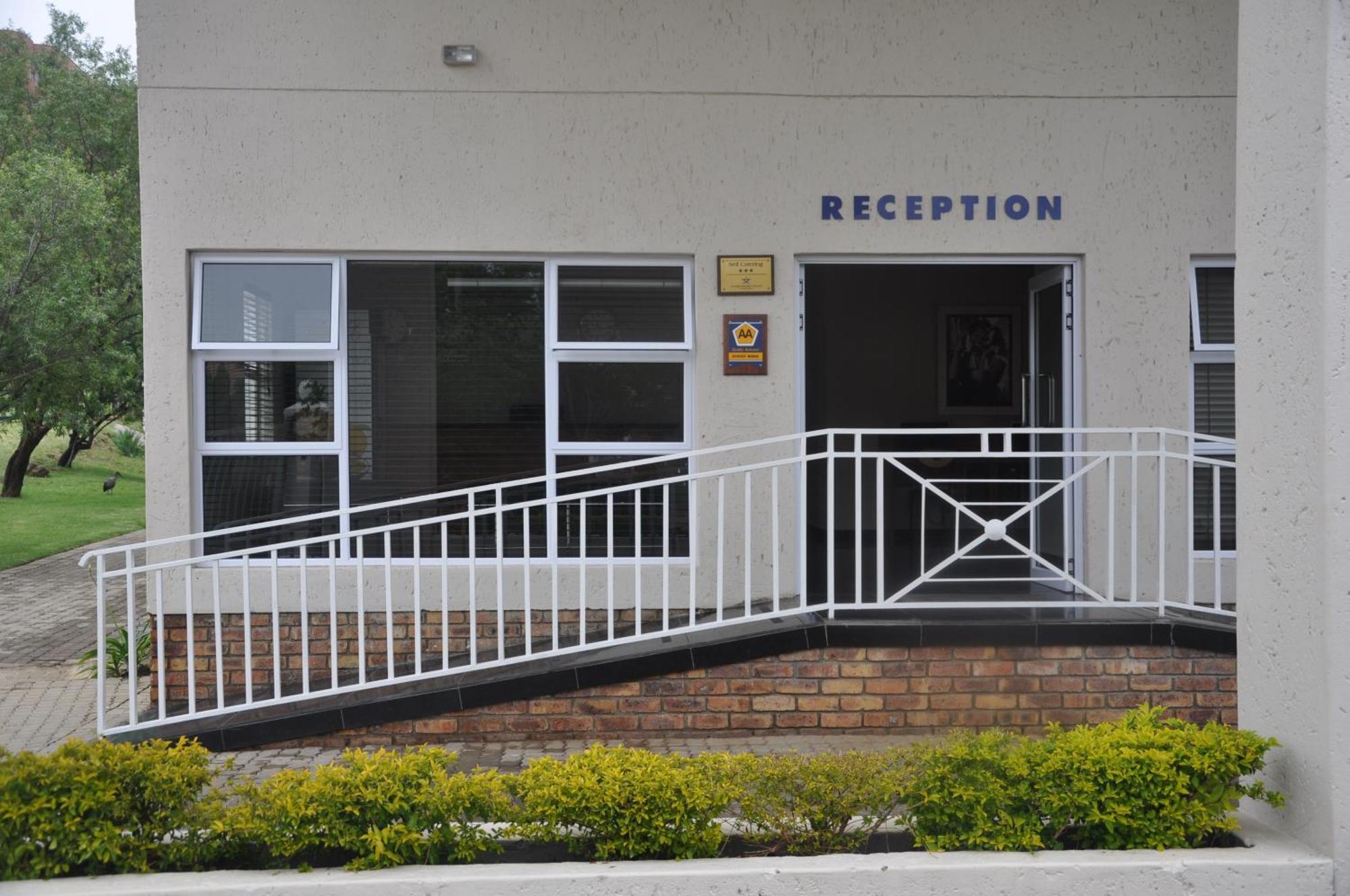 Vetho 2 Apartments Or Tambo Airport Kempton Park Ngoại thất bức ảnh