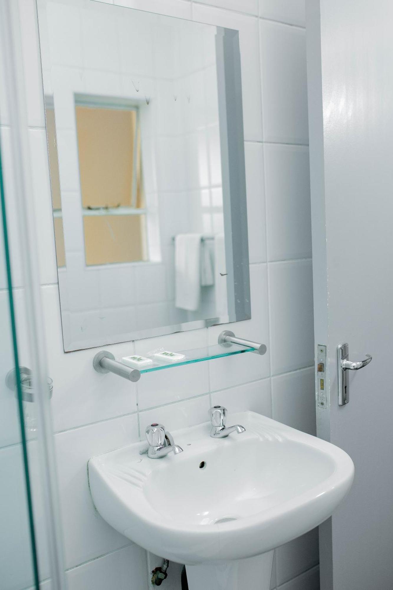 Vetho 2 Apartments Or Tambo Airport Kempton Park Ngoại thất bức ảnh