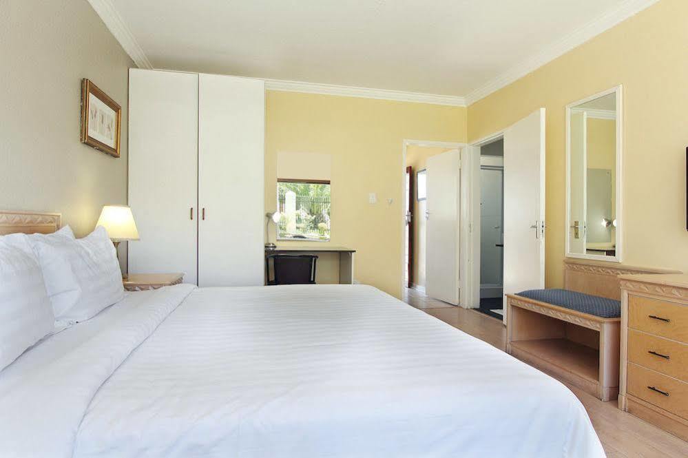 Vetho 2 Apartments Or Tambo Airport Kempton Park Ngoại thất bức ảnh