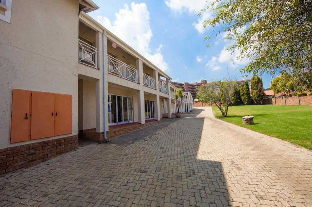 Vetho 2 Apartments Or Tambo Airport Kempton Park Ngoại thất bức ảnh