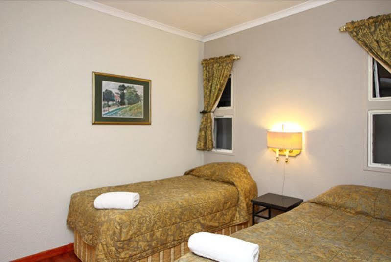 Vetho 2 Apartments Or Tambo Airport Kempton Park Ngoại thất bức ảnh